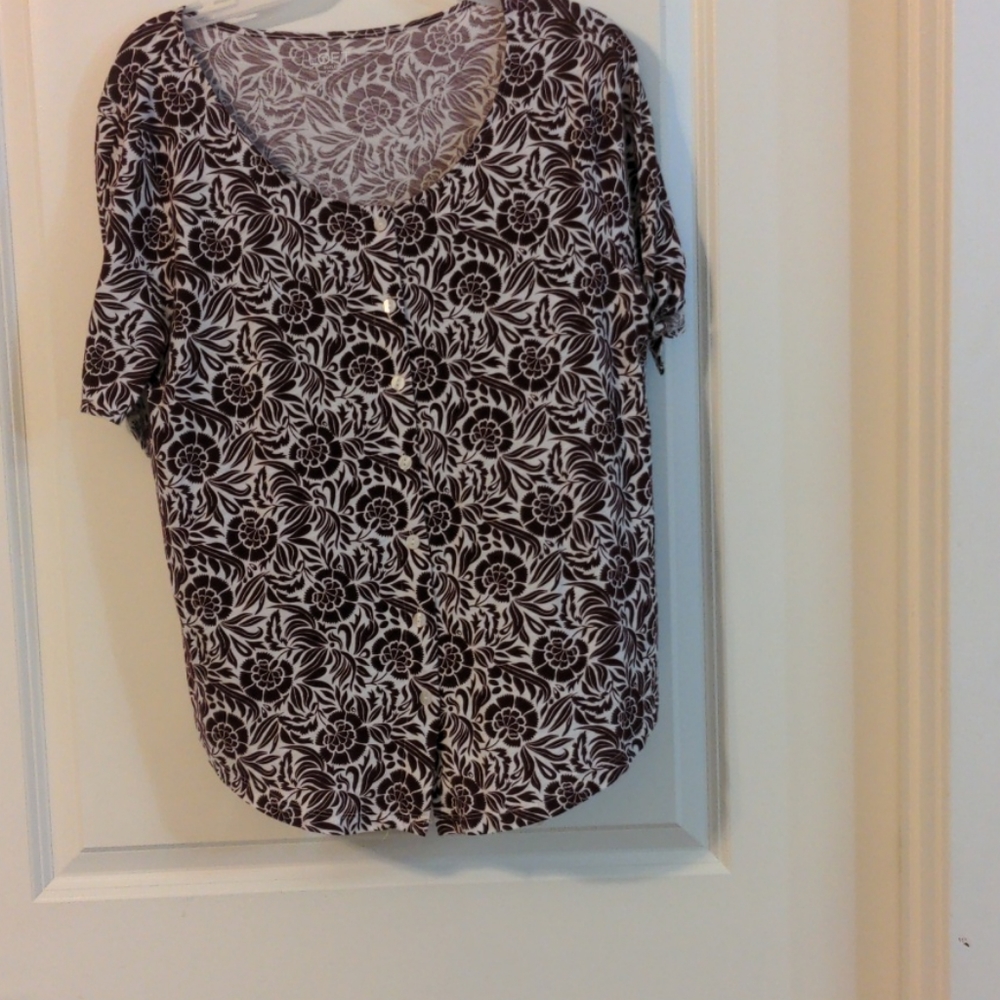 Short sleeve shirt